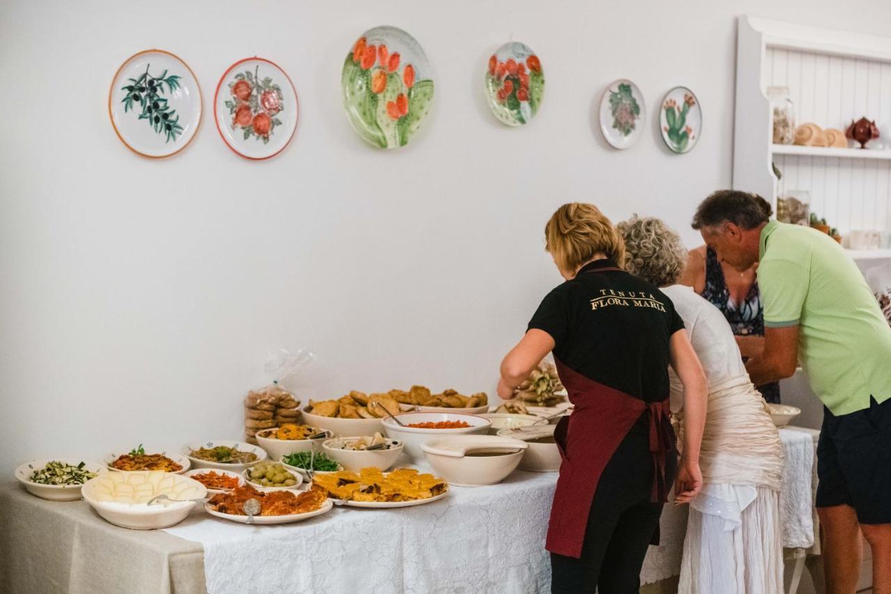 Masseria Tenuta Flora Maria Leverano Exteriör bild
